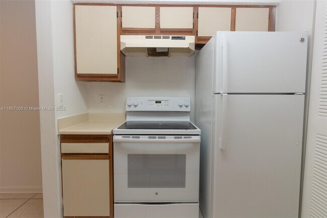 Building Photo - 1237 SW 46th Ave