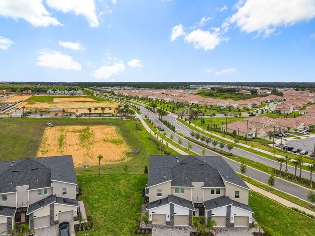 Building Photo - 1520 Oasis Club Blvd