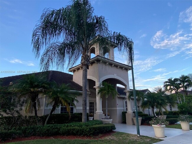 Building Photo - 5035 Wiles Rd
