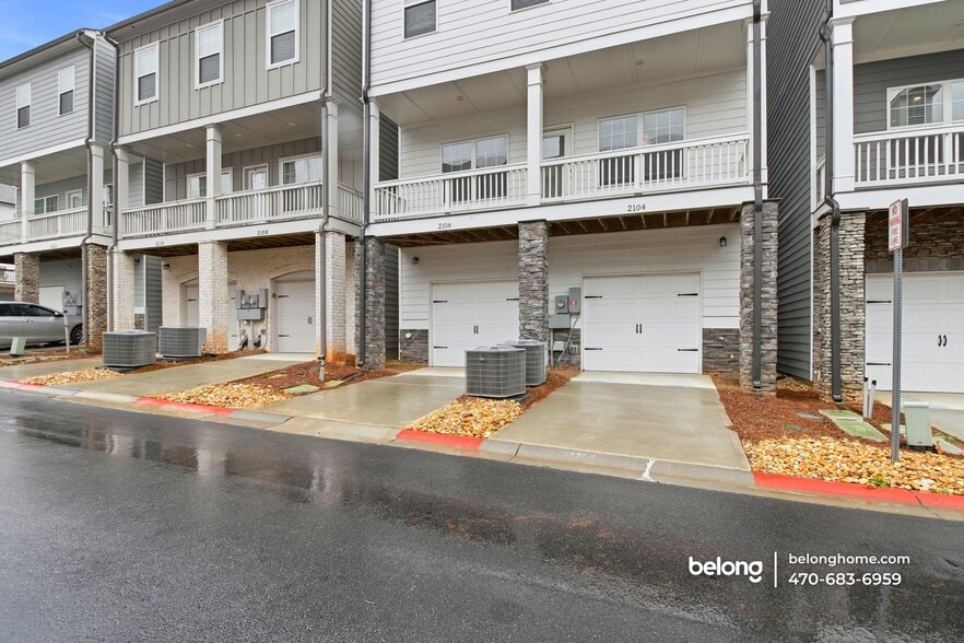 Building Photo - 2106 Irvin Ct