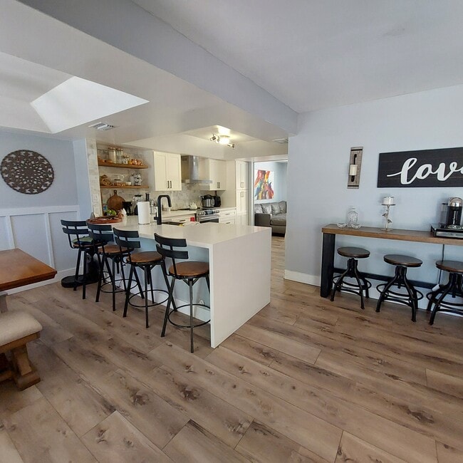 Building Photo - 3871 Alcantara Ave