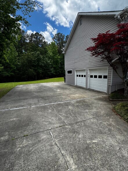 Building Photo - 4056 Lenox Park Dr