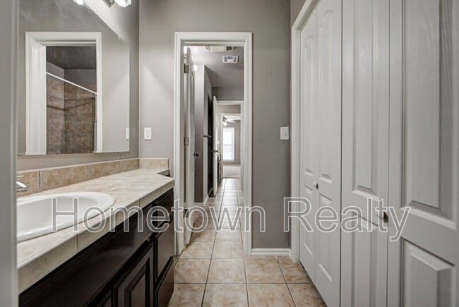 Building Photo - 4214 Topaz Cir