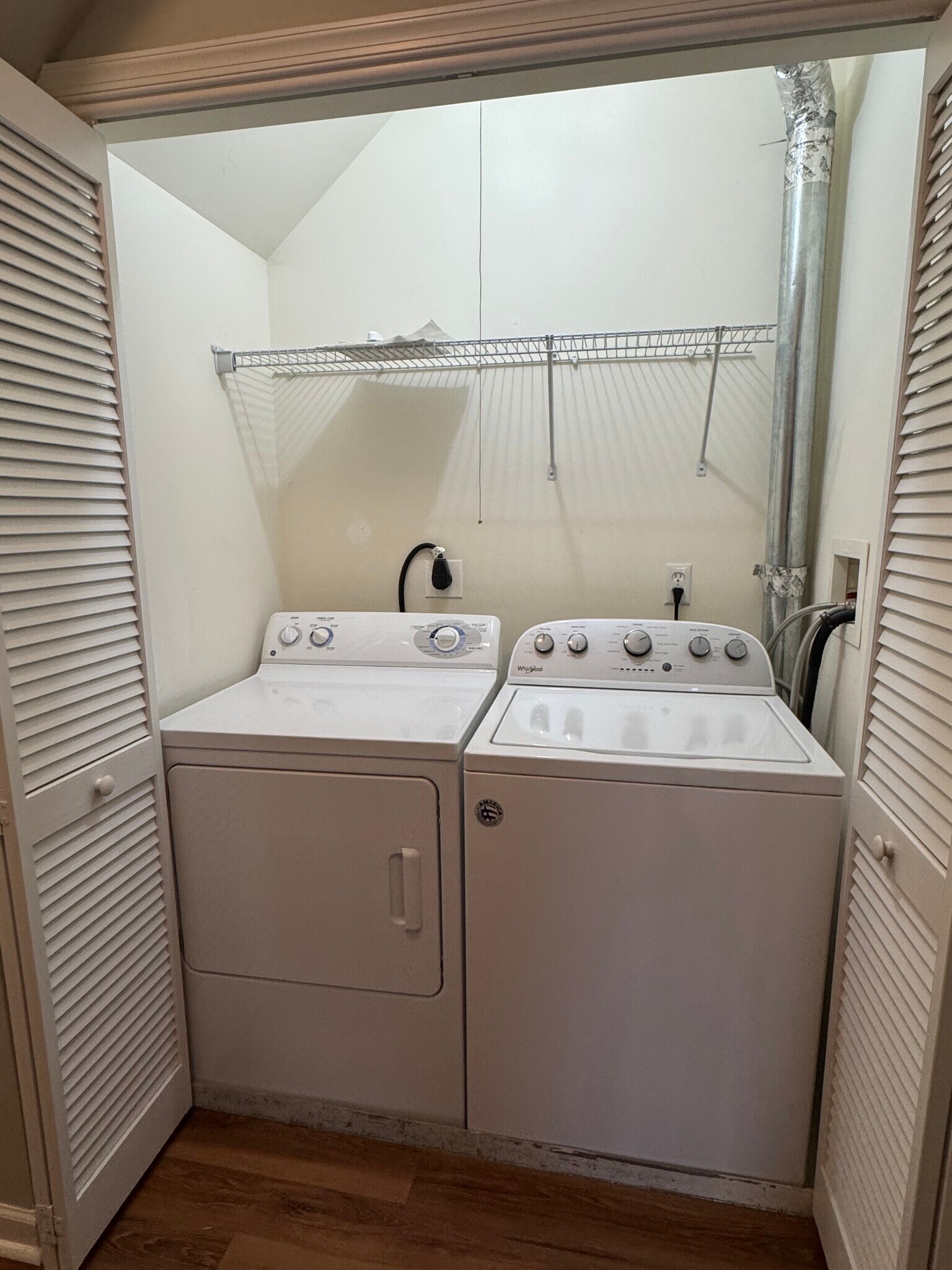 Building Photo - 200 Dey St