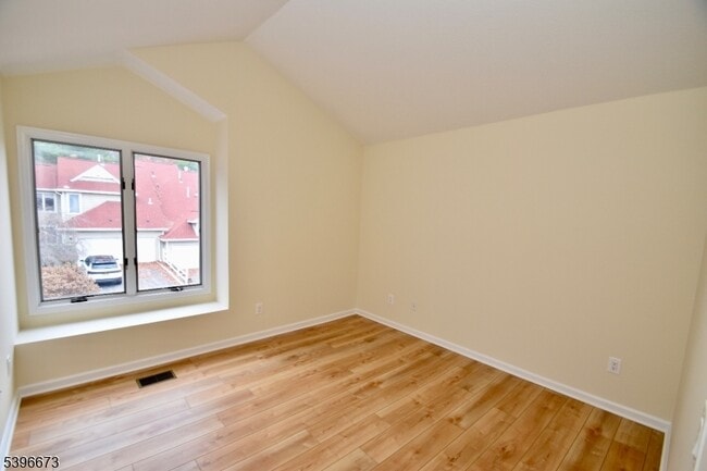 Building Photo - 15 Stonehouse Ct