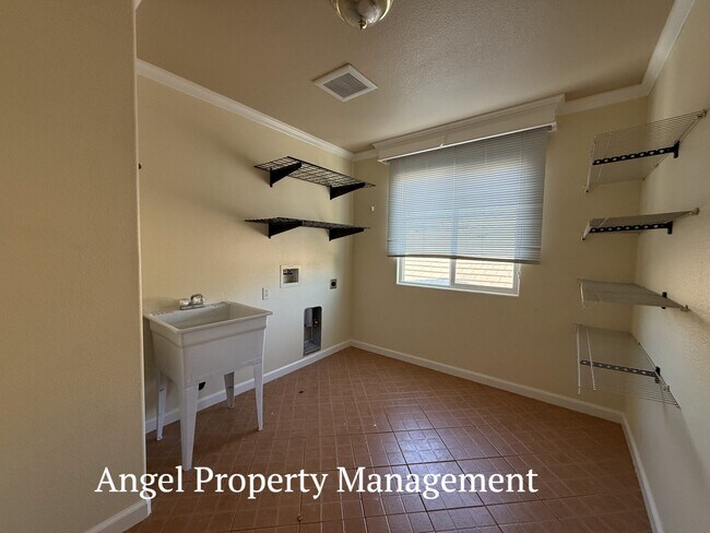 Building Photo - 5301 Nectar Cir