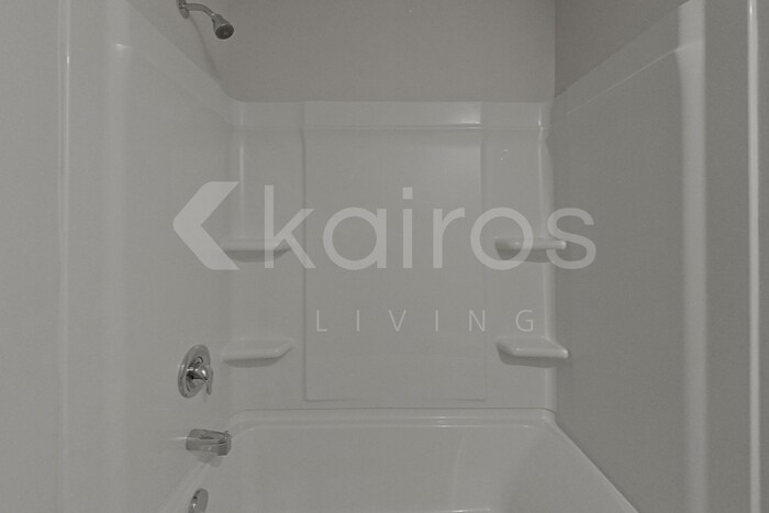 Building Photo - 310 Ironwood Ct