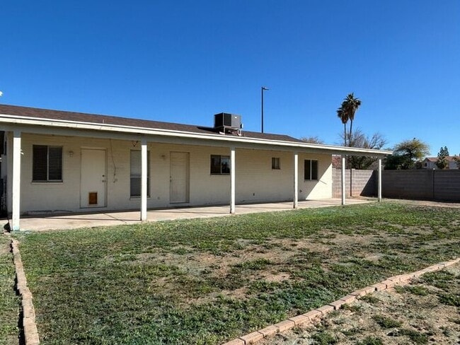 Building Photo - 301 W Olive Ave