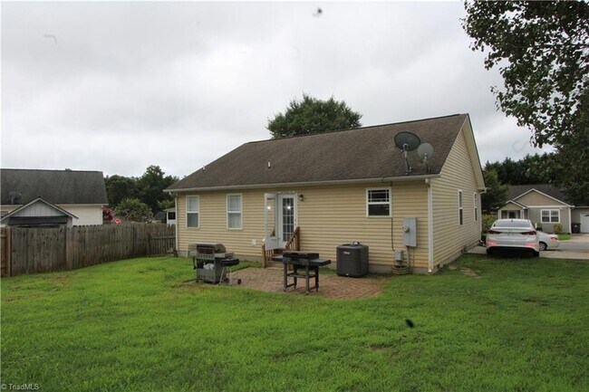 Building Photo - 485 Mae Stone Dr