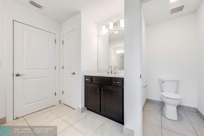 Building Photo - 210 Preserve Trl S