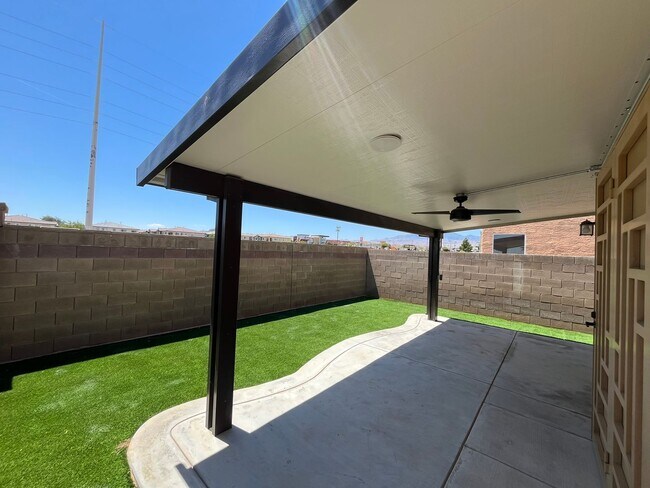 Building Photo - Stylish 3-Bedroom Home with Loft in Gated Community