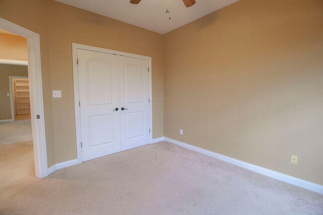 Building Photo - 5305 Chamois Dr