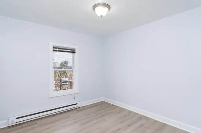 Building Photo - 598 Franklin St