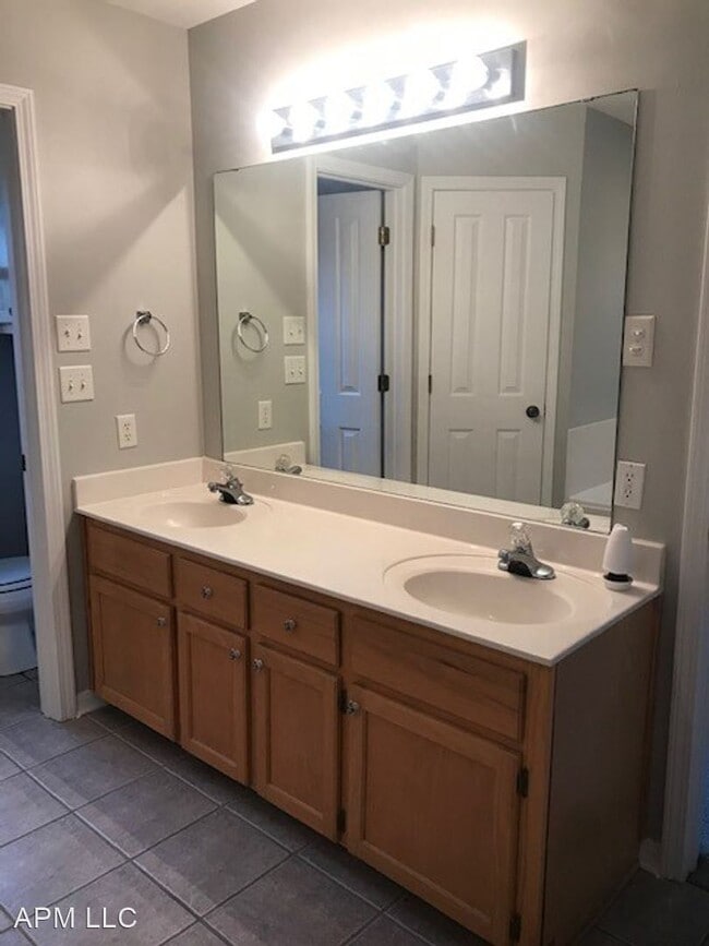 Building Photo - 3 br, 2 bath House - 215 Winchester Dr