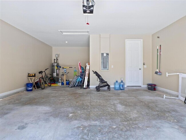 Building Photo - 73 Moana Ct N