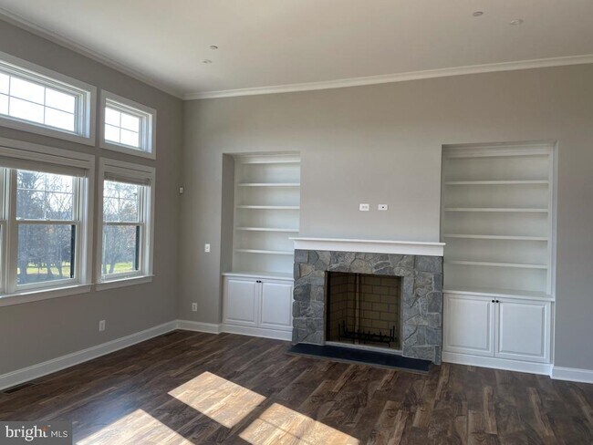 Building Photo - 15711 Carroll Rd