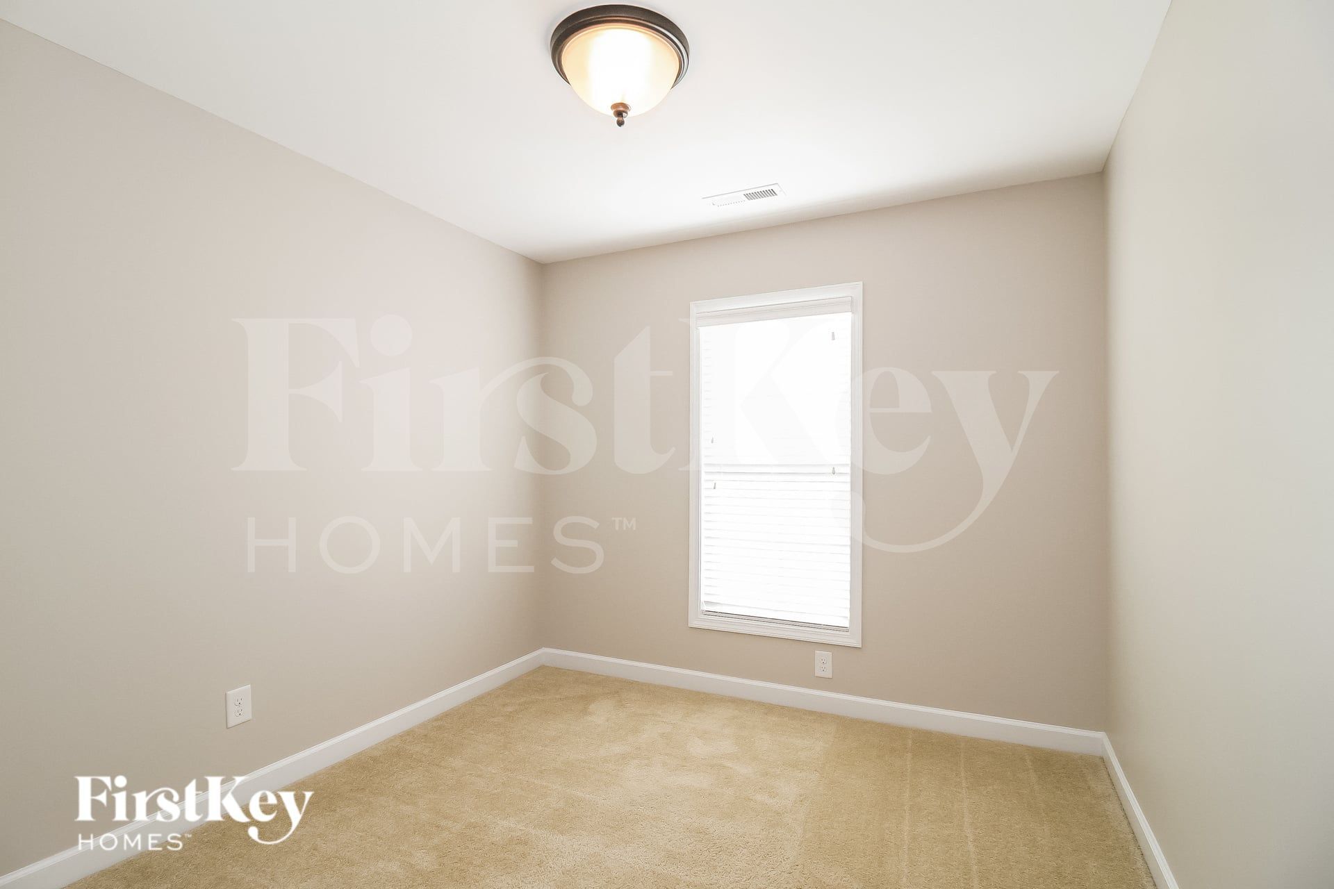 Building Photo - 1647 Crestlawn Tl