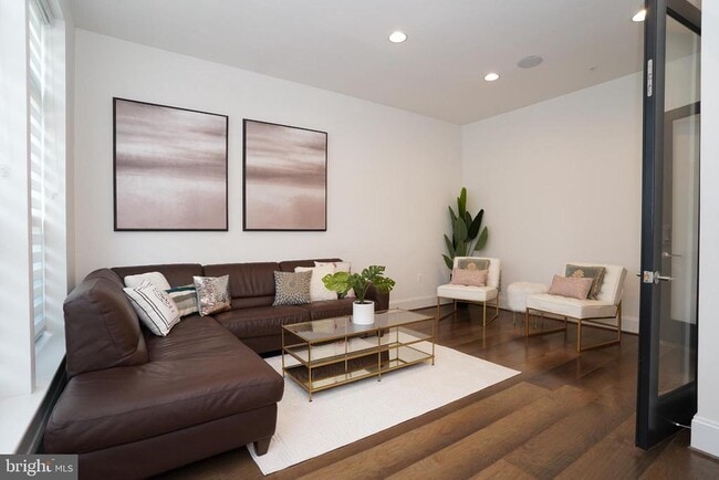 Building Photo - 44655 Provincetown Dr