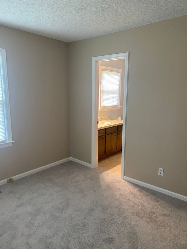 Building Photo - Charming 3 bed 2 bath Cape Cod for rent