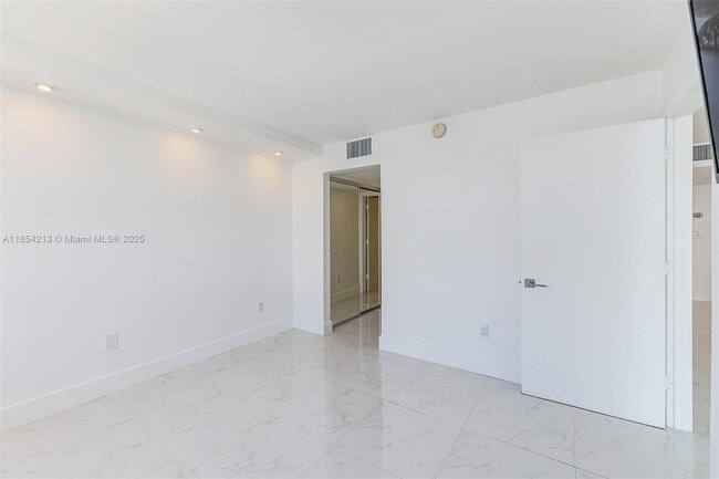 Building Photo - 5701 Collins Ave