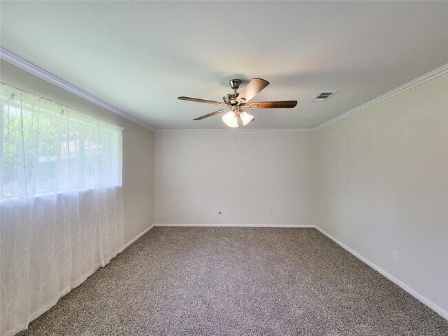 Building Photo - 25911 Maplewood Dr