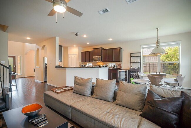 Building Photo - 63 Deer River Cir