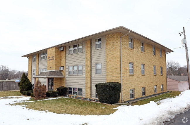 Building Photo - 800 13th St