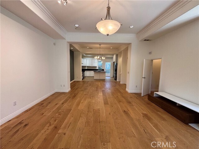 Building Photo - 441 N Los Robles Ave