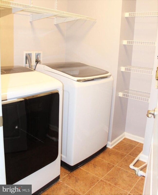 Building Photo - 13675 Air and Space Museum Pkwy