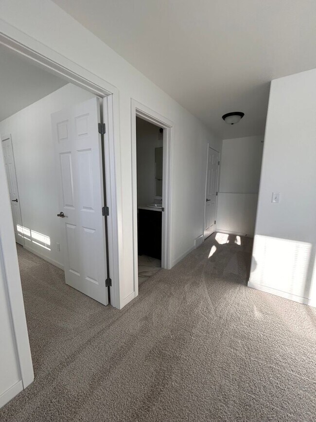 Building Photo - The Wilds Townhomes