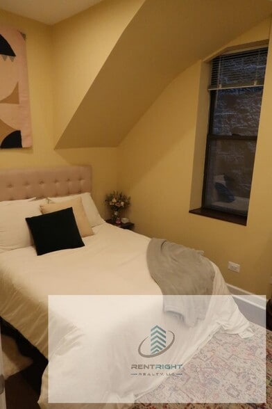 Building Photo - 1425 N Bosworth Ave