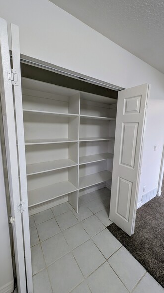 Building Photo - 4372 S 1000 W
