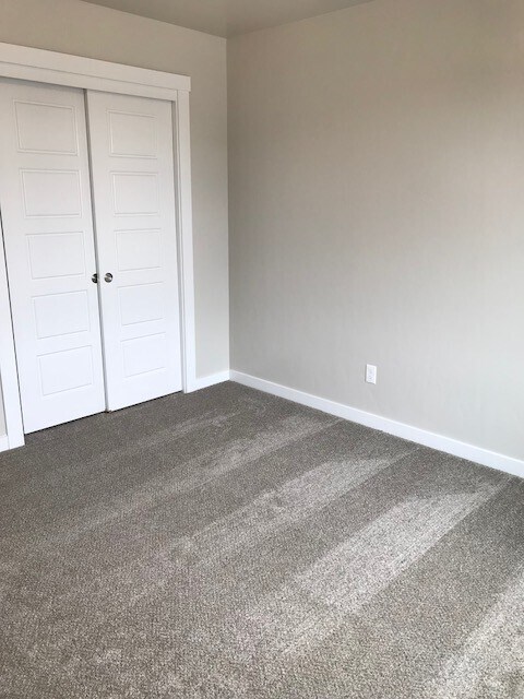 Building Photo - 4-Bedroom, 2.5-Bath Home with a 3-Car Garage and a Fully Fenced Backyard with No Rear Neighbors.