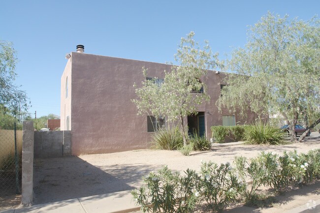 Building Photo - 1801-1825 E Hedrick Dr