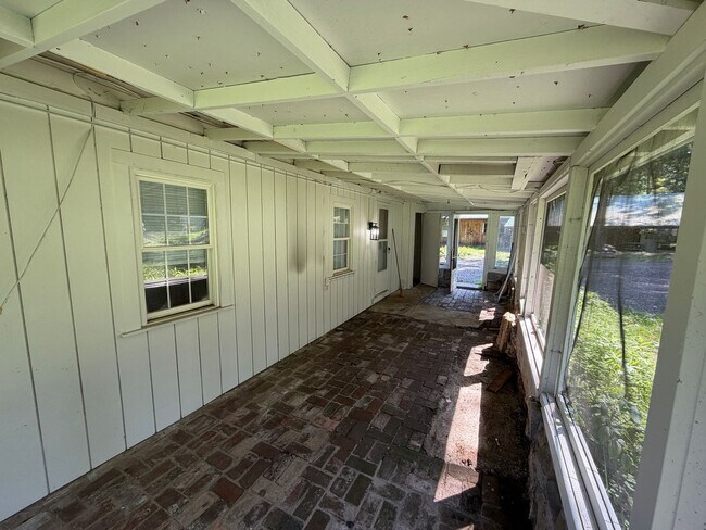 Building Photo - 2537 Brigadoon Ln