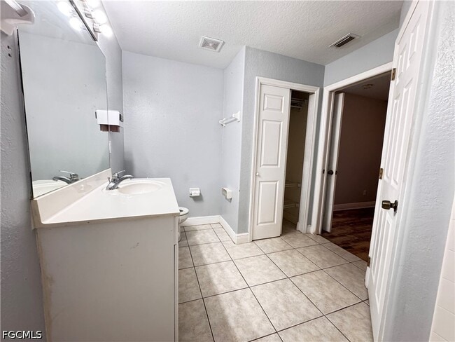 Building Photo - 4606 30th St SW