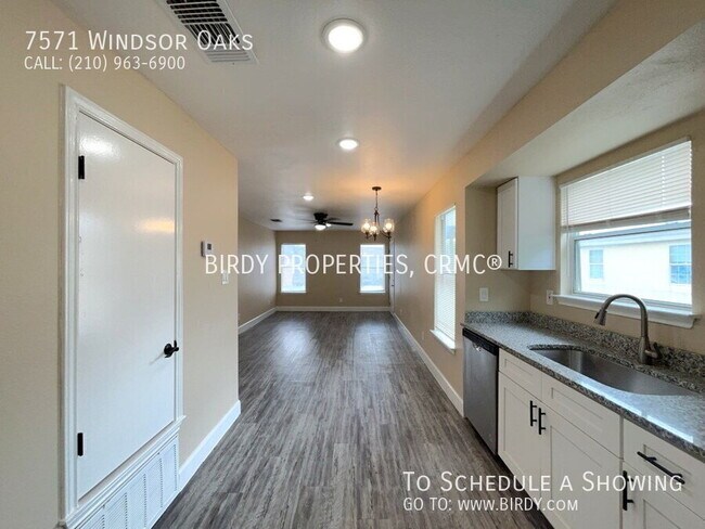 Building Photo - 7571 Windsor Oaks