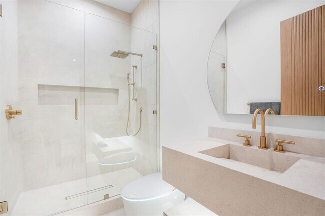 Building Photo - 1736 Cox Rd