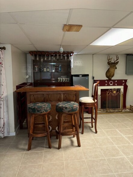 Primary Photo - 6411 S 3rd St