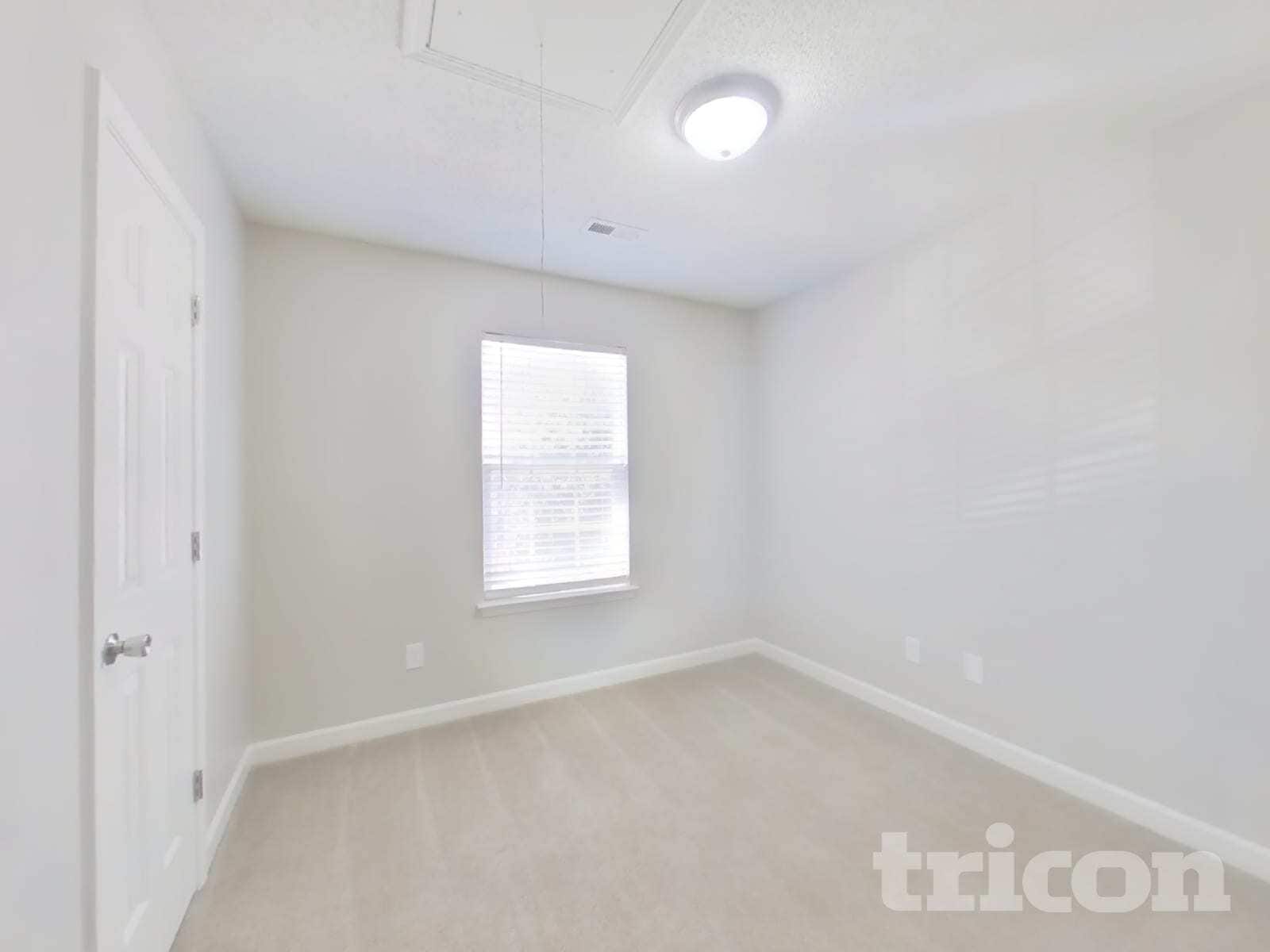 Building Photo - 3933 Far West Dr