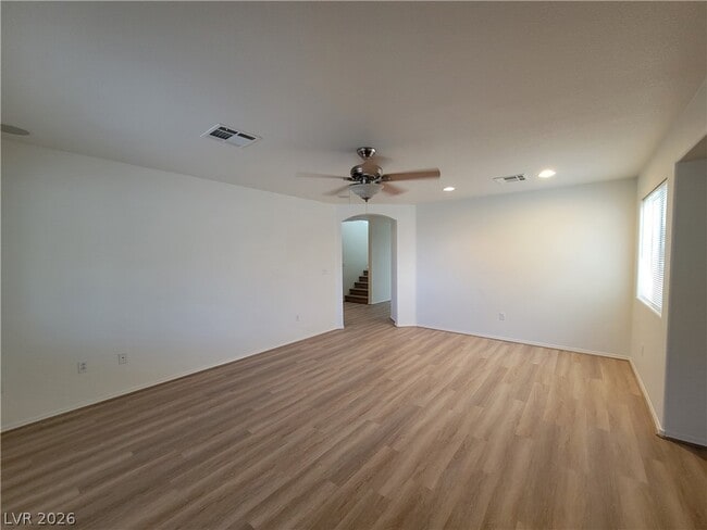 Building Photo - 3813 Bayamon St