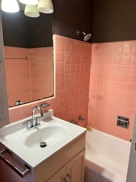 Building Photo - 4720 Lowell Ln
