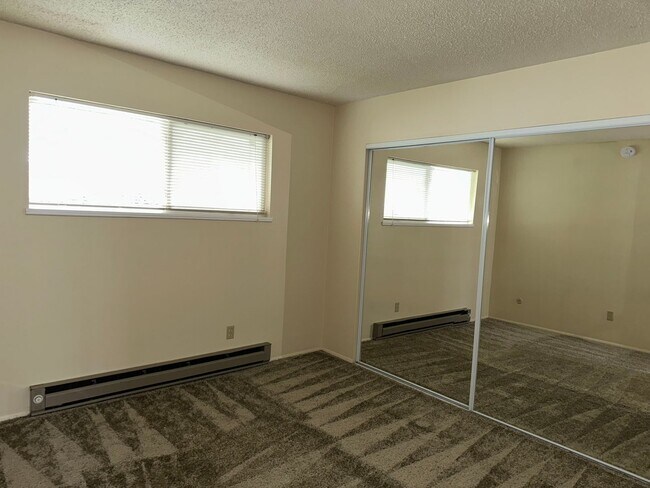 Building Photo - 21st Street Duplex