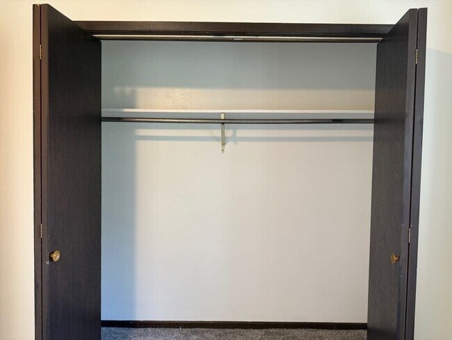 Building Photo - Spacious 2-Bed, 1-Bath Apartment Just 15 Minutes from Fargo