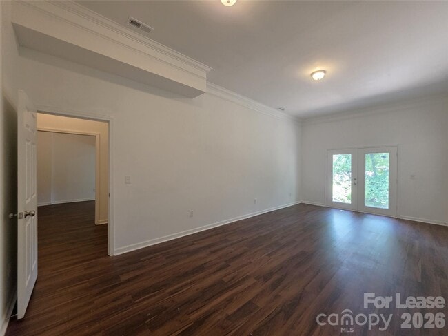 Building Photo - 595 Foxwood Dr SE