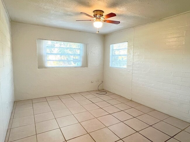 Building Photo - 1337 Winnifred St