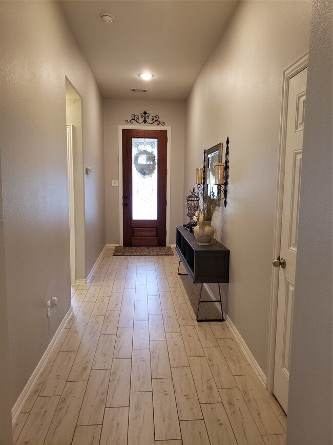 Building Photo - 226 Golden Grain Dr