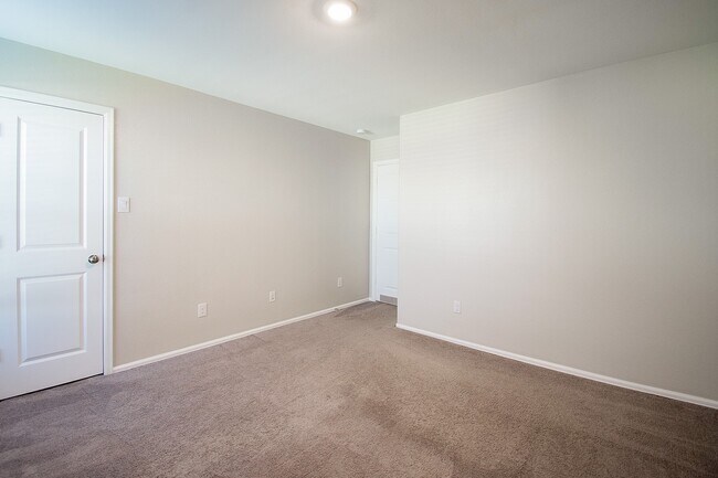 Building Photo - 3716 Vail Spgs Dr