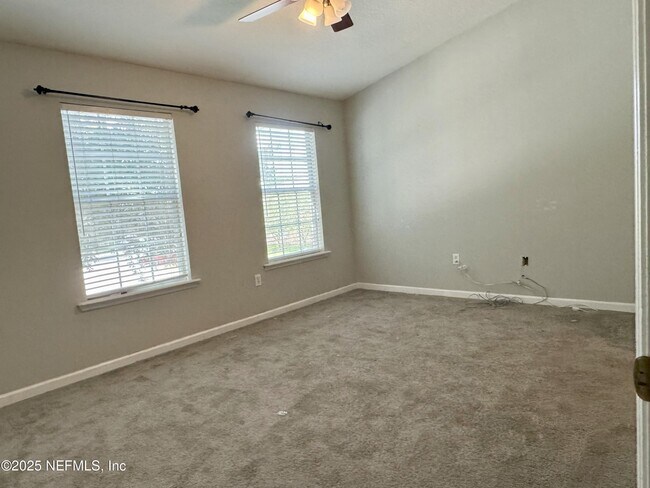 Building Photo - 580 Crystal Way