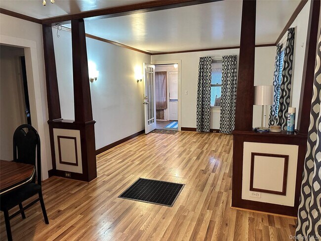 Building Photo - 517 Flint St